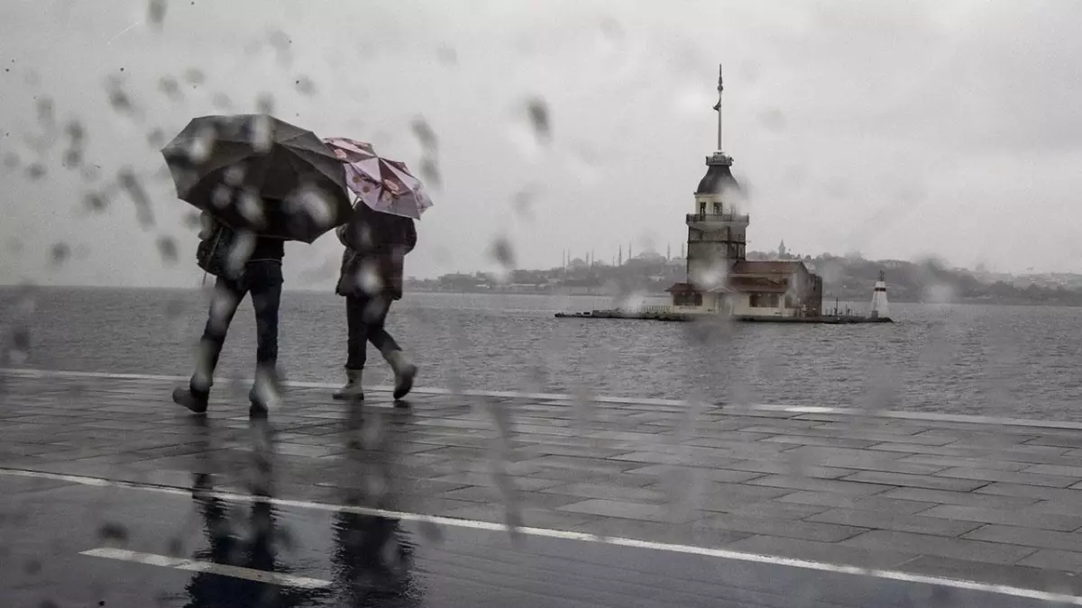 İstanbul’da gök gürültülü sağanak yağış bekleniyor